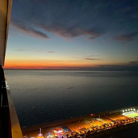 Batumi Orbi City Apartment On 41Th Floor Buitenkant foto