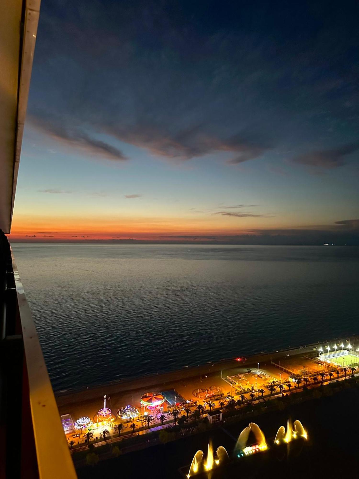 Batumi Orbi City Apartment On 41Th Floor Buitenkant foto